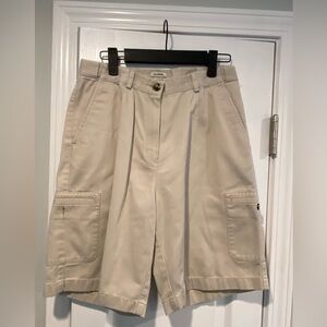 L.L. Bean Size 8 Tan Khaki Comfort Waist Pleated Front Cotton Cargo Shorts Golf